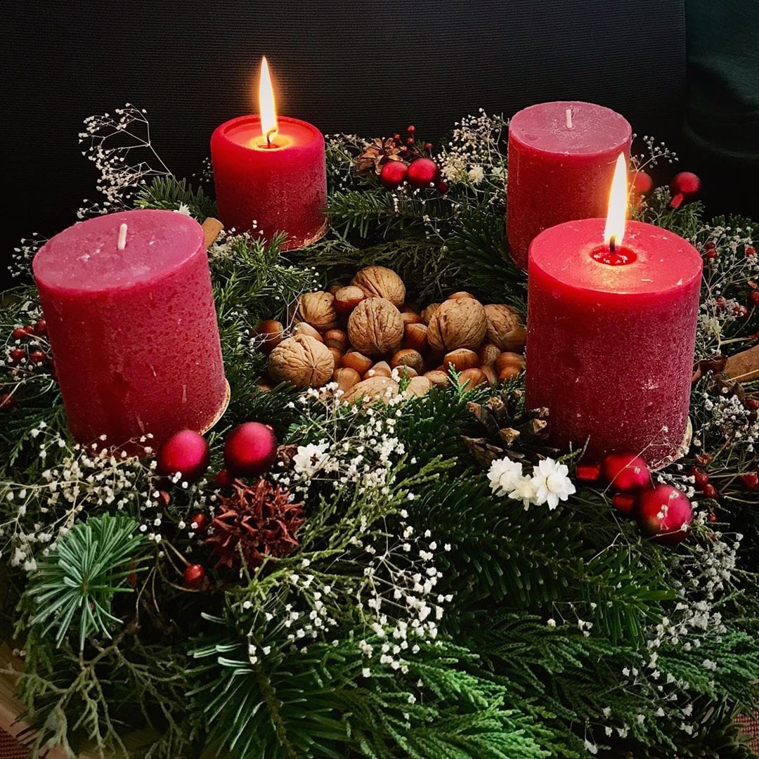 14 DIY Christmas Candles and Tea Lights Ideas