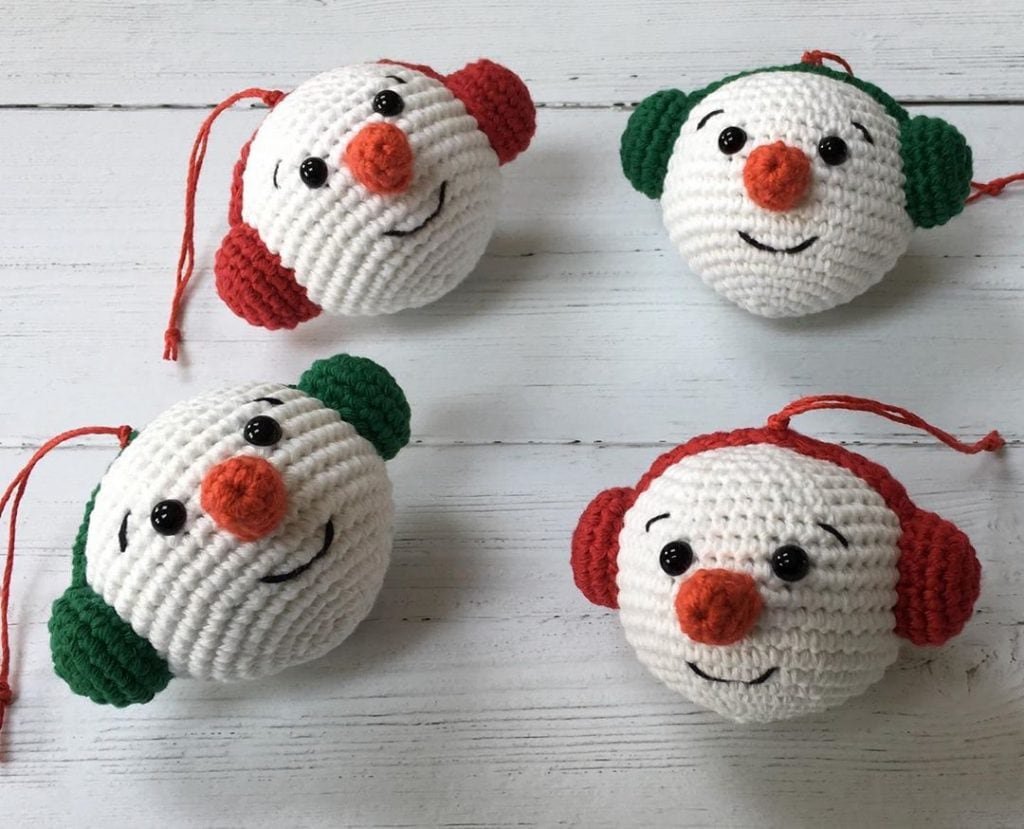 17 Beautiful Christmas Crochet Baubles Ideas