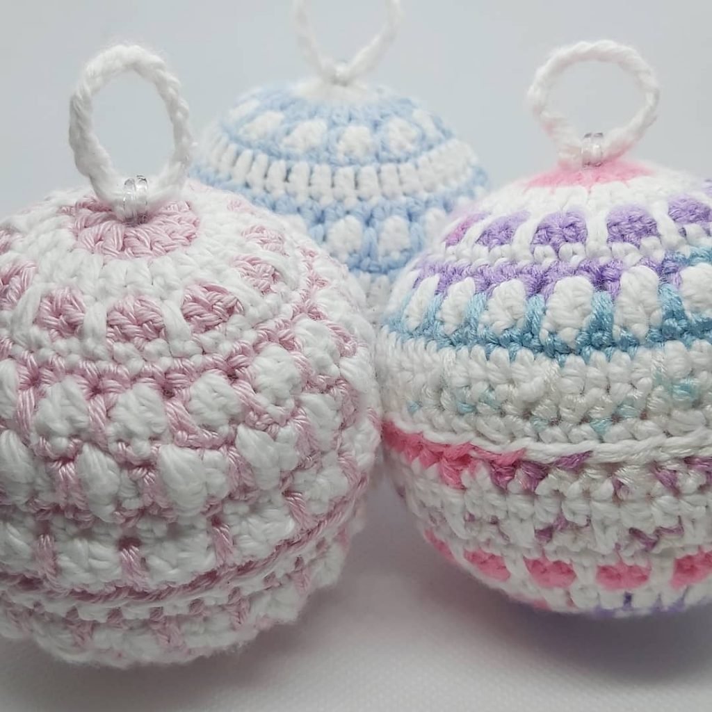 17 Beautiful Christmas Crochet Baubles Ideas