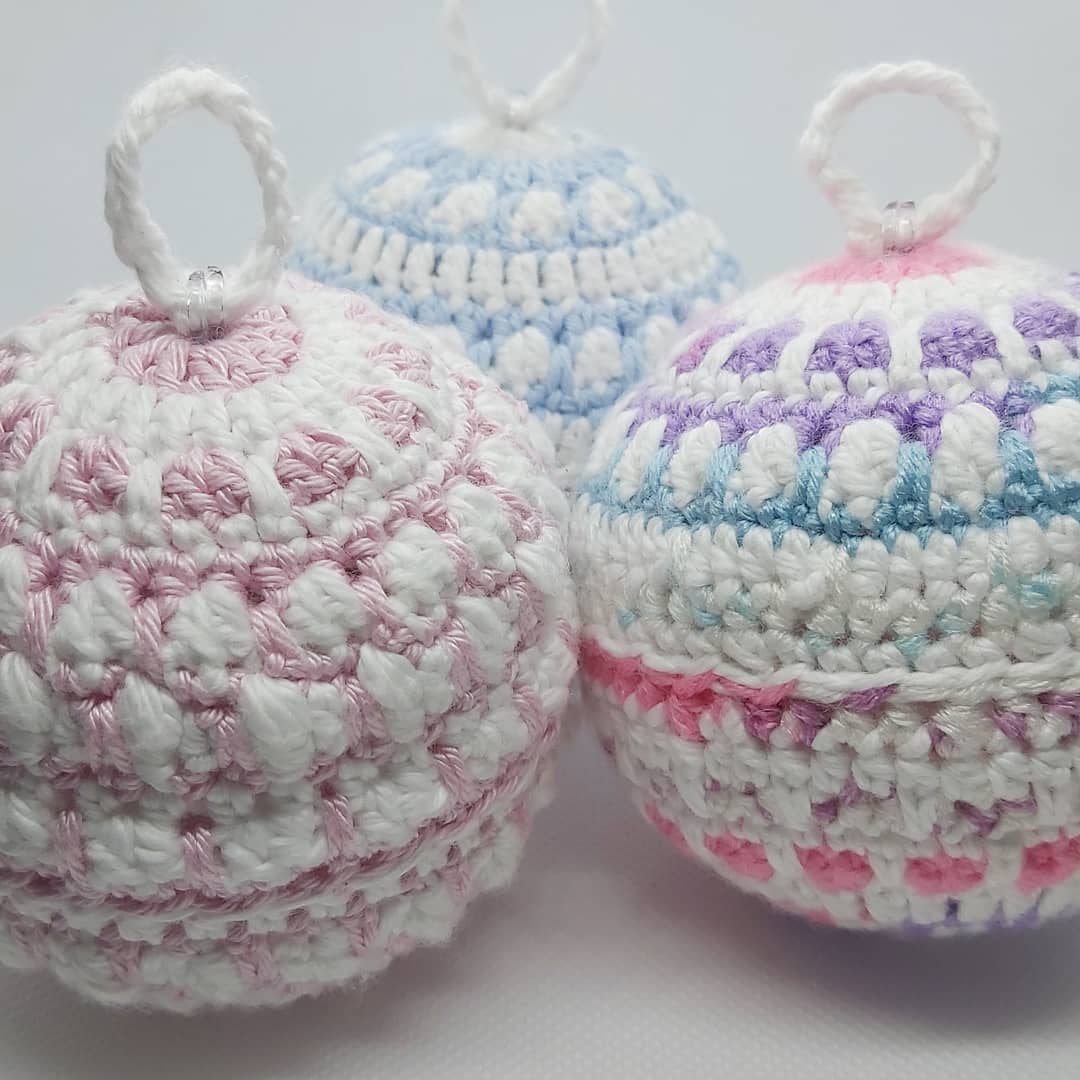 17 Beautiful Christmas Crochet Baubles Ideas - The Creatives Hour