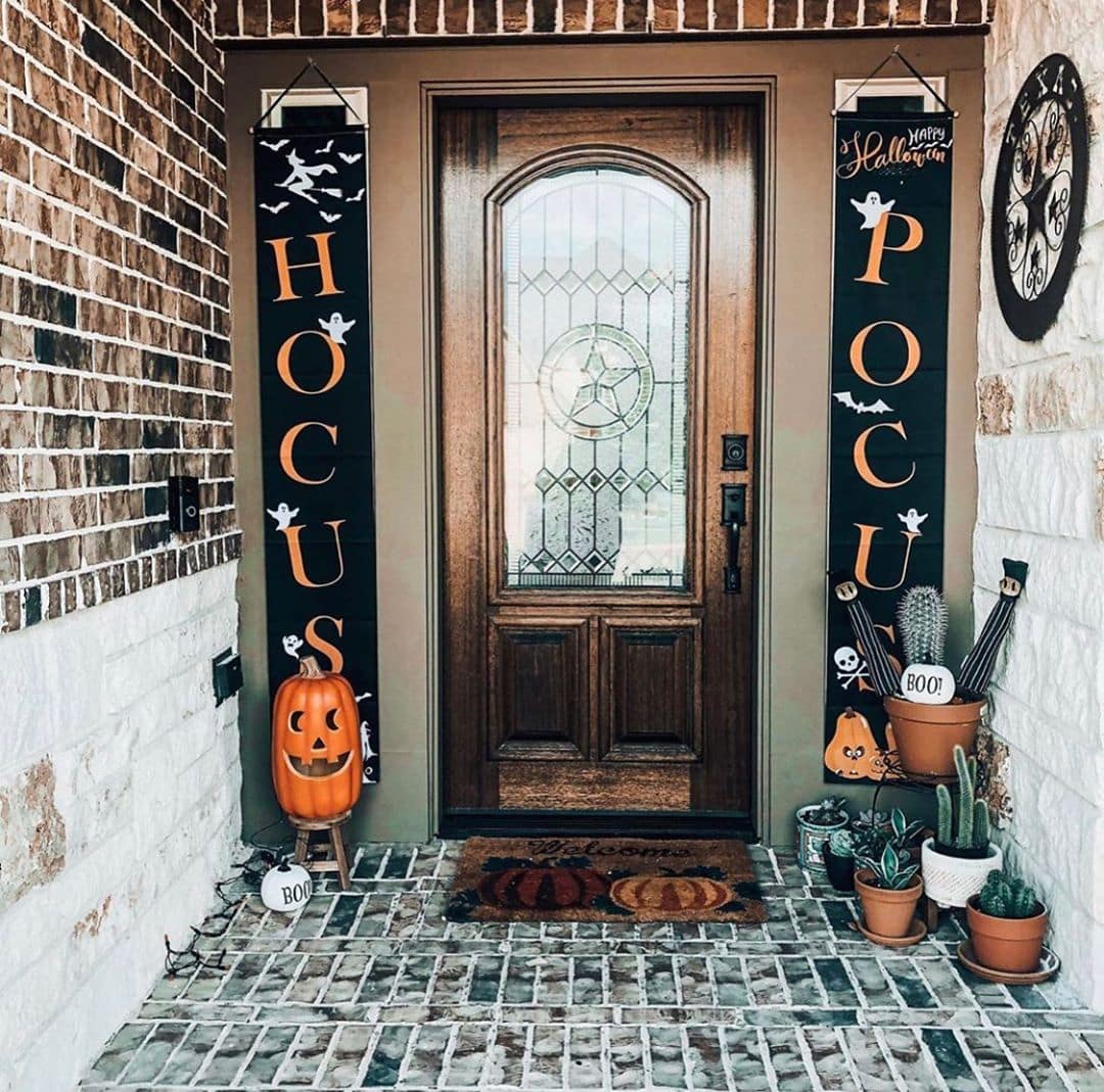 18 Halloween Decor Ideas for a Fang-Tastic Celebration