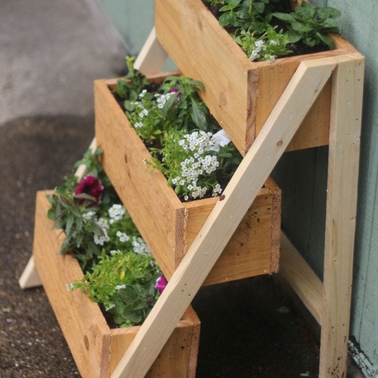 28 Beautiful & Unique DIY Planter Box Ideas