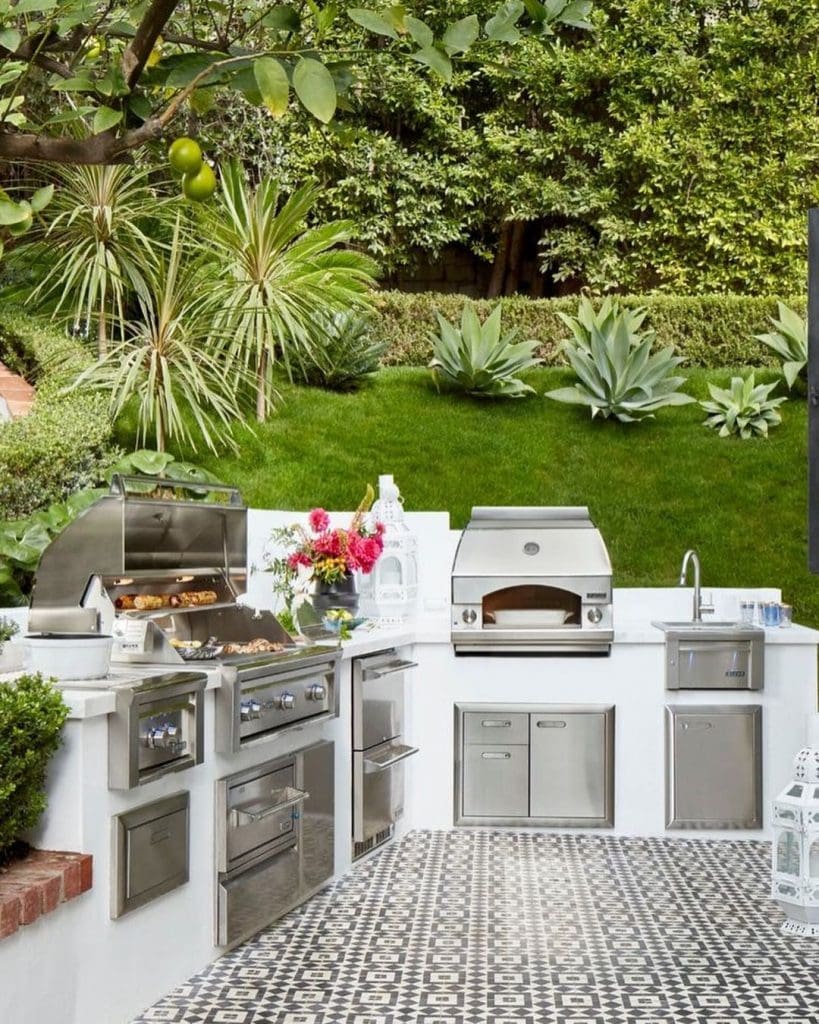 20 Fantastic Outdoor Kitchen Ideas for Every Yard