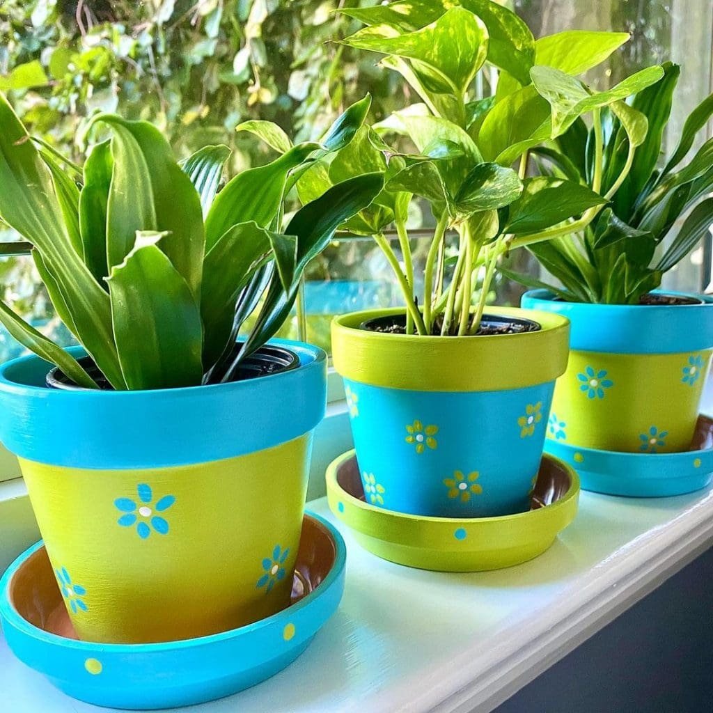 35+ Aesthetic & Cute Hand Painted Flower Pots For 2023