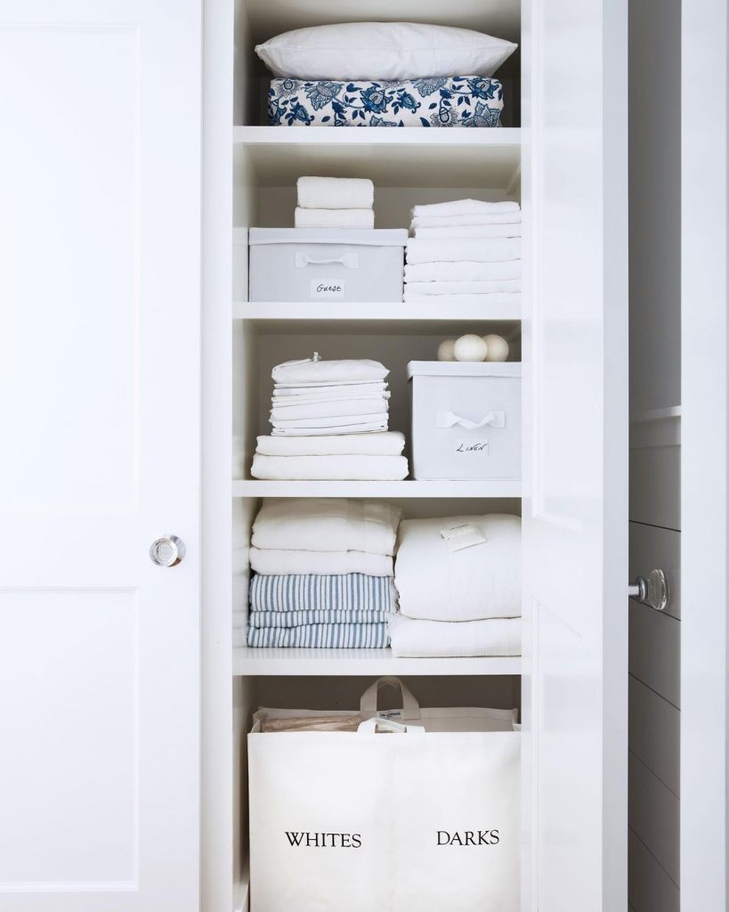 simple closet linen organisation iddas