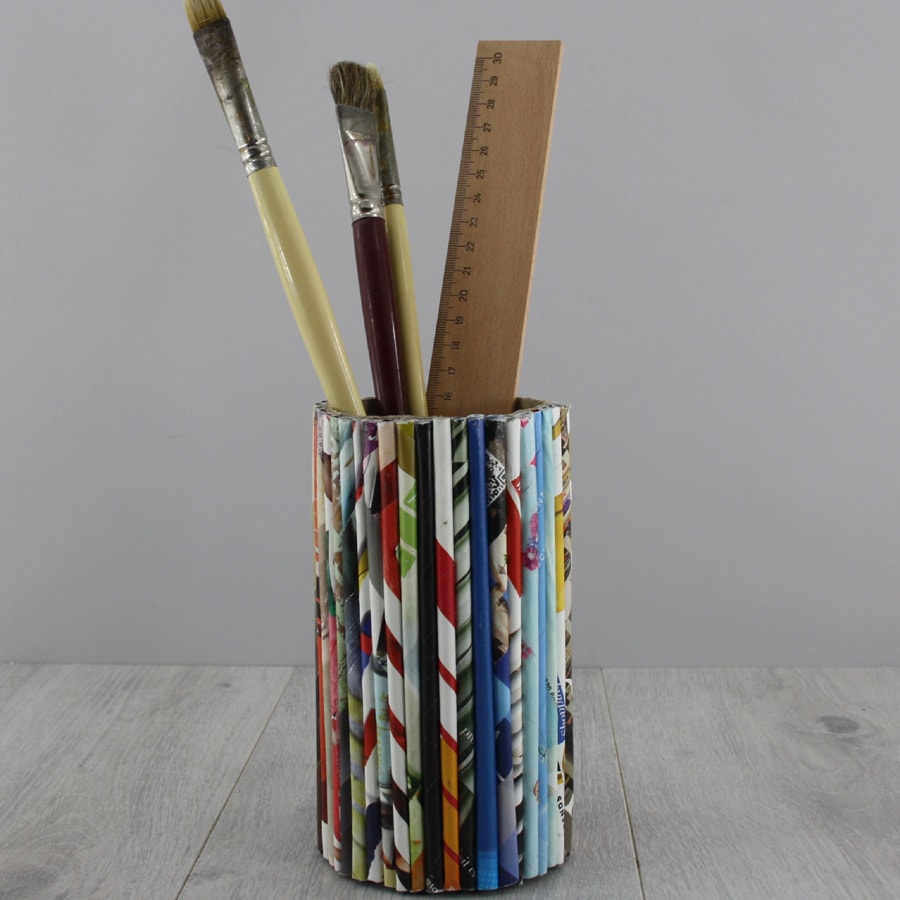 Recycled-magazine-pencil-holder