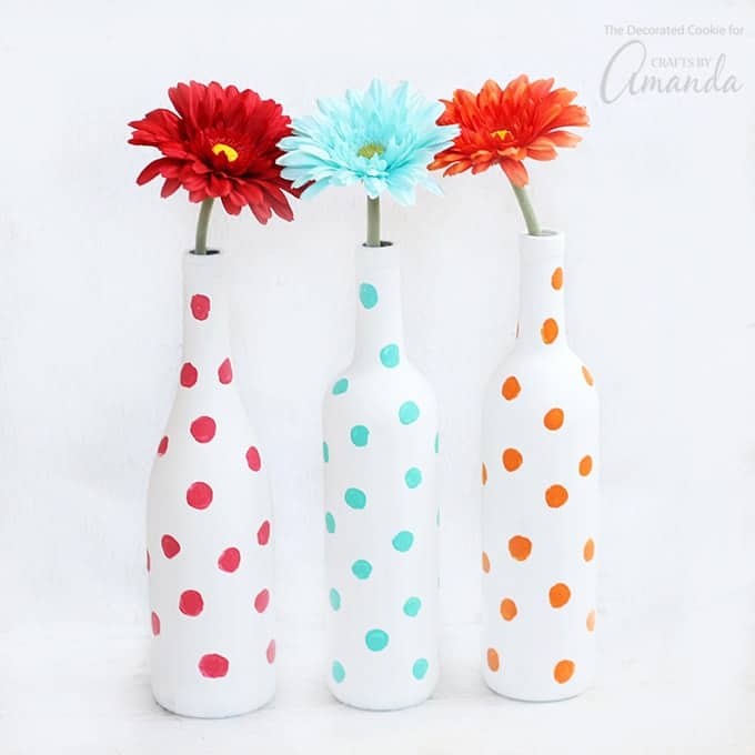 Polka-dot-wine-bottle-vases