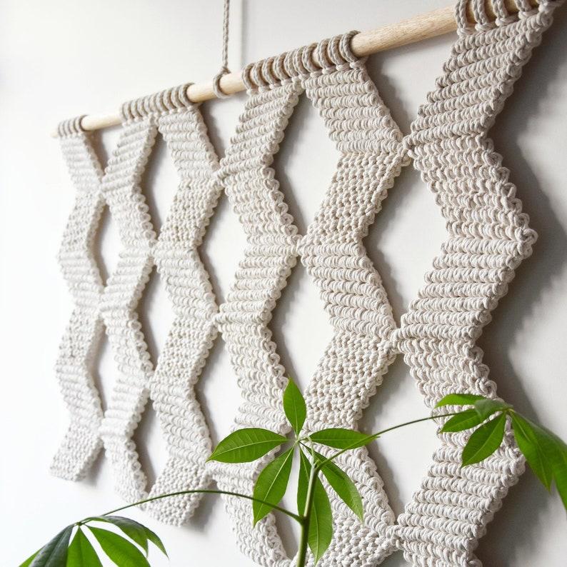 21 Free Step-by-Step Macrame Wall Hanging Patterns (Beginner Friendly!)
