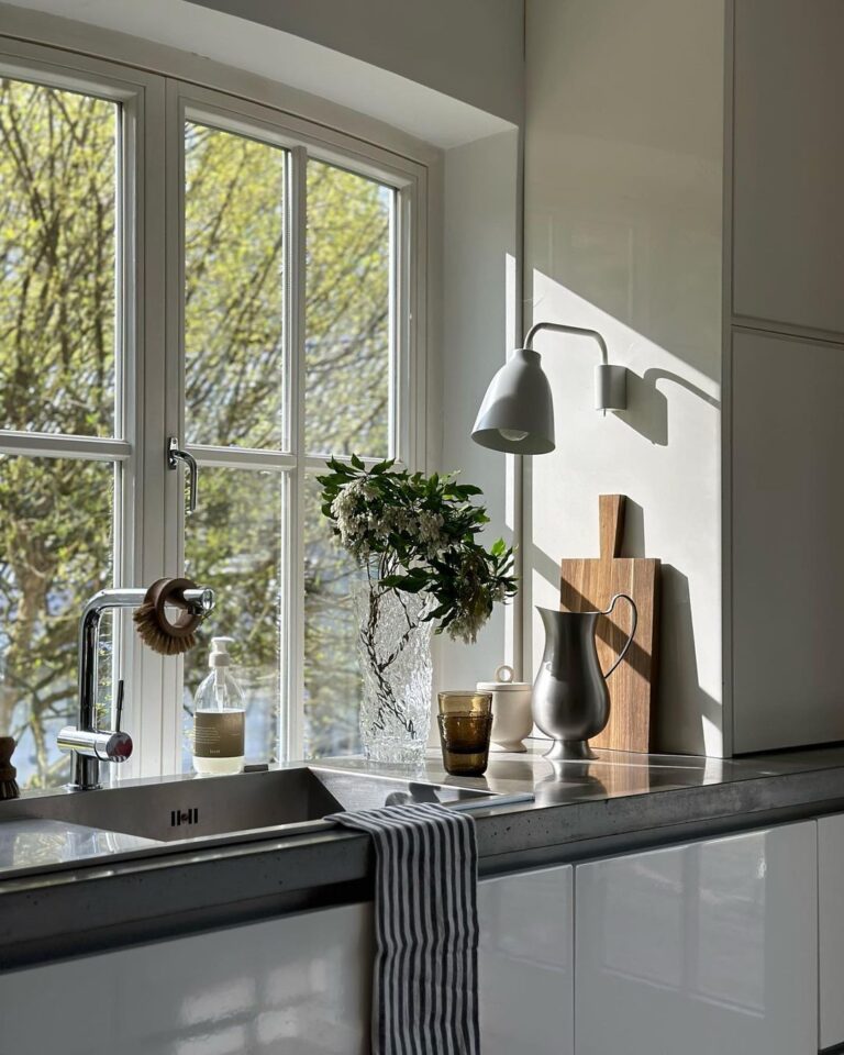 40 Beautiful Kitchen Windows For An Amazing Kitchen