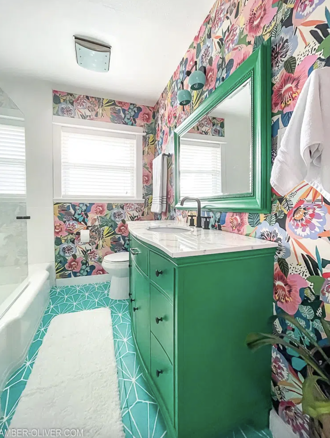 Bold Wallpaper Bathroom With Bathtub