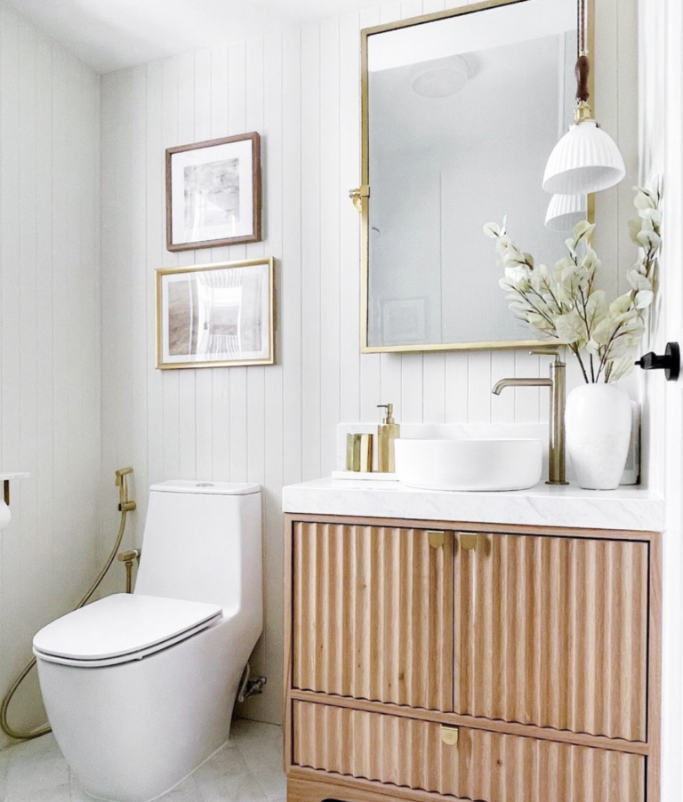 25 Best Beadboard Bathroom Ideas That Never Go Out of Style