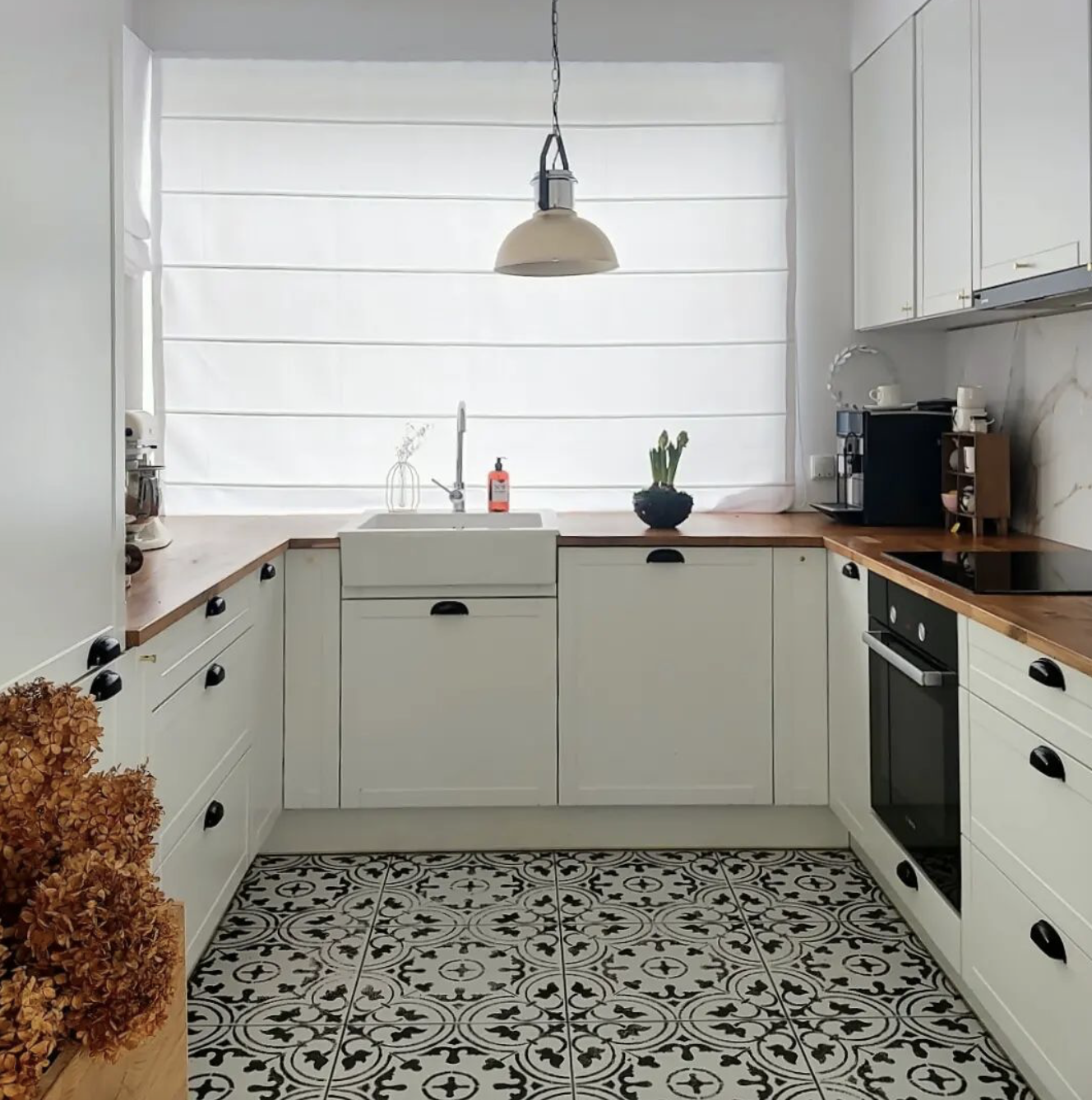 U-Shaped Kitchen With Colorful Flooring