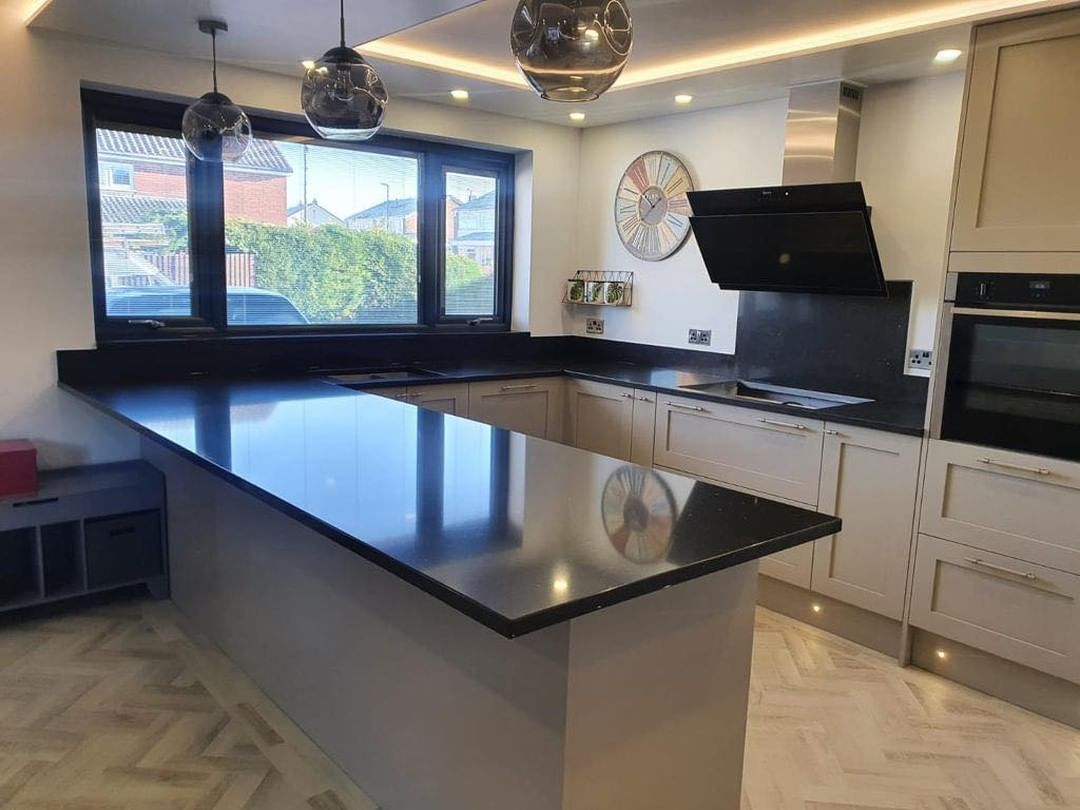 U-Shaped Kitchen With Granite Counter Top