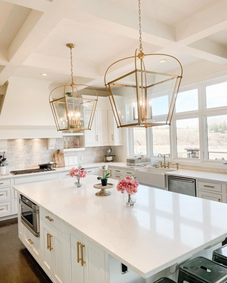 35 Luxury White And Gold Kitchen Ideas