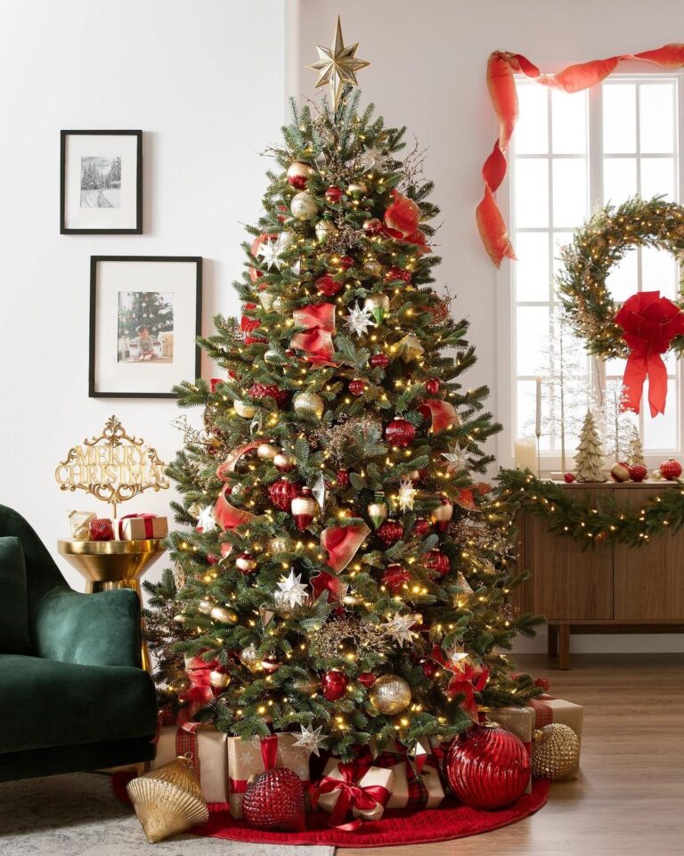 30 Red And Gold Christmas Tree Ideas You Will Love