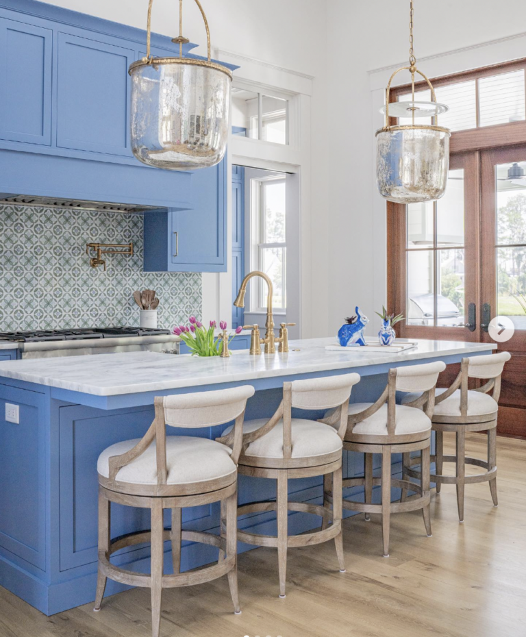 30 Amazing Farmhouse Blue Kitchen Cabinets To Transform Your Kitchen