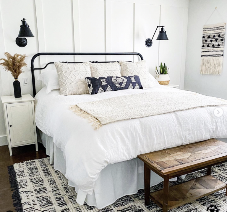 30 Beautiful Bedroom Wall Sconces You Should Try