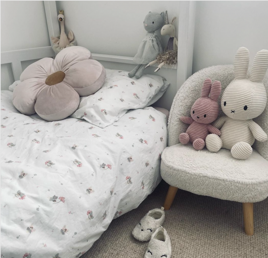 Cozy Toddler Girl Room Decor