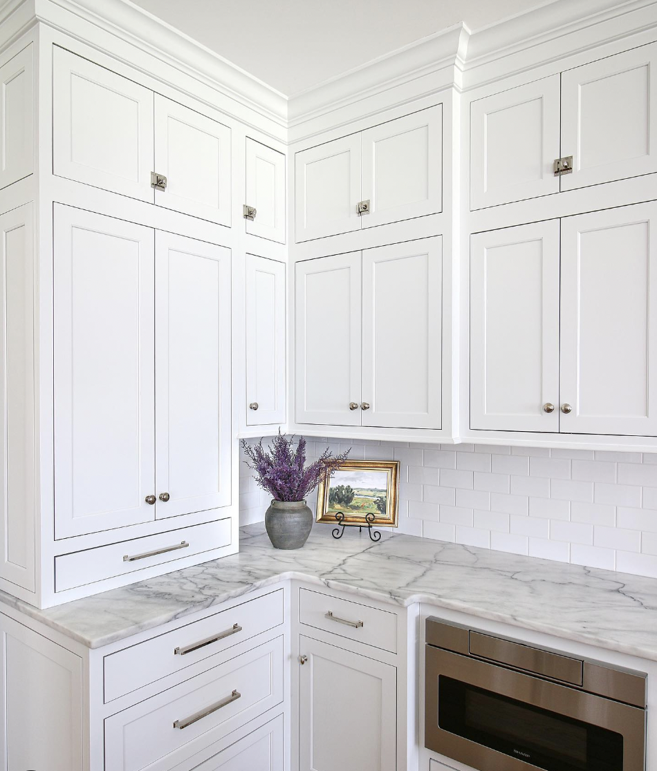 35 Best Cabinet Crown Moulding Ideas To Decorate Your Cabinets