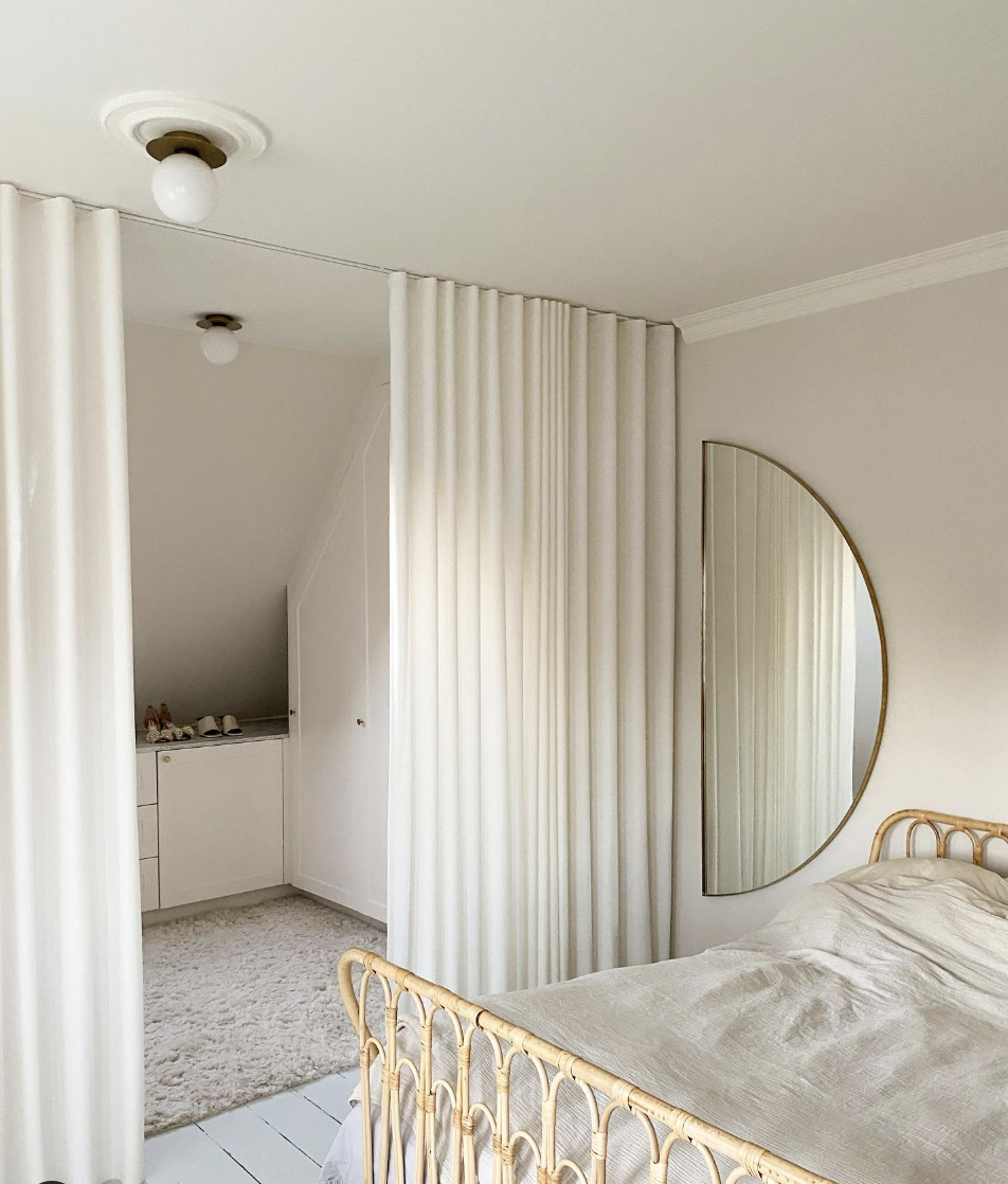 30 Amazing Bedroom Mirror Ideas For Spacious Look