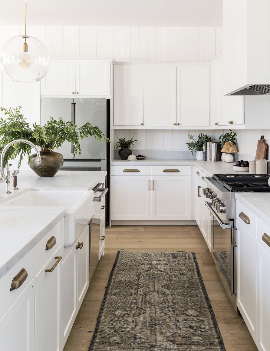 35 Over The Kitchen Sink Lighting Ideas To Transform Your Space