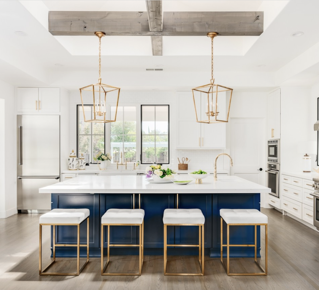 35 Beautiful White Kitchen With Blue Island Ideas You Will Love