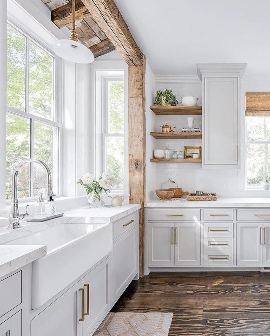 35 Amazing White Cabinets With Gold Hardware For A Luxurious Look