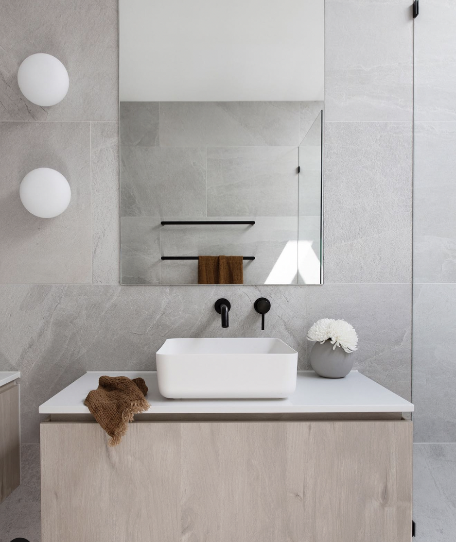 30 Gray Tile Bathroom Ideas To Inspire You Right Away