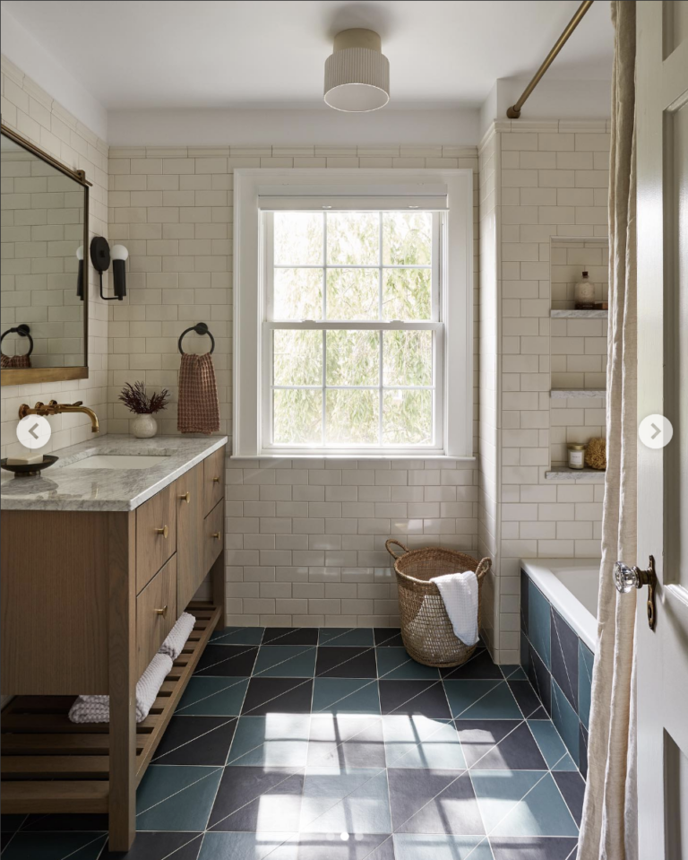 30 Beautiful Small Bathroom Tile Ideas You Will Love