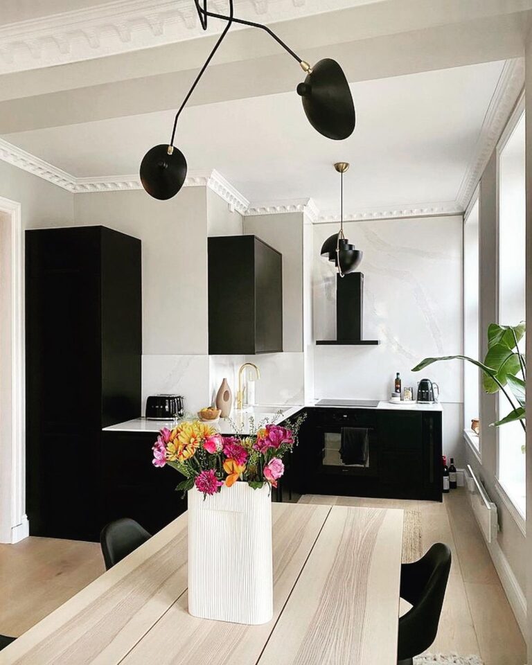 27 Beautiful Black And White Modern Kitchen Ideas