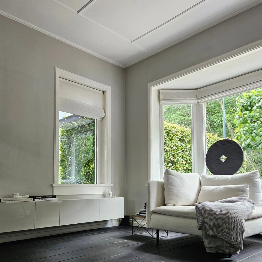 30 Beautiful Light Grey Walls With White Trim Ideas