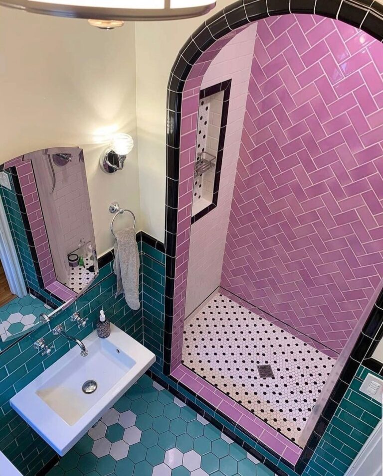 28 Beautiful Pink Vintage Bathroom Ideas You Need To See