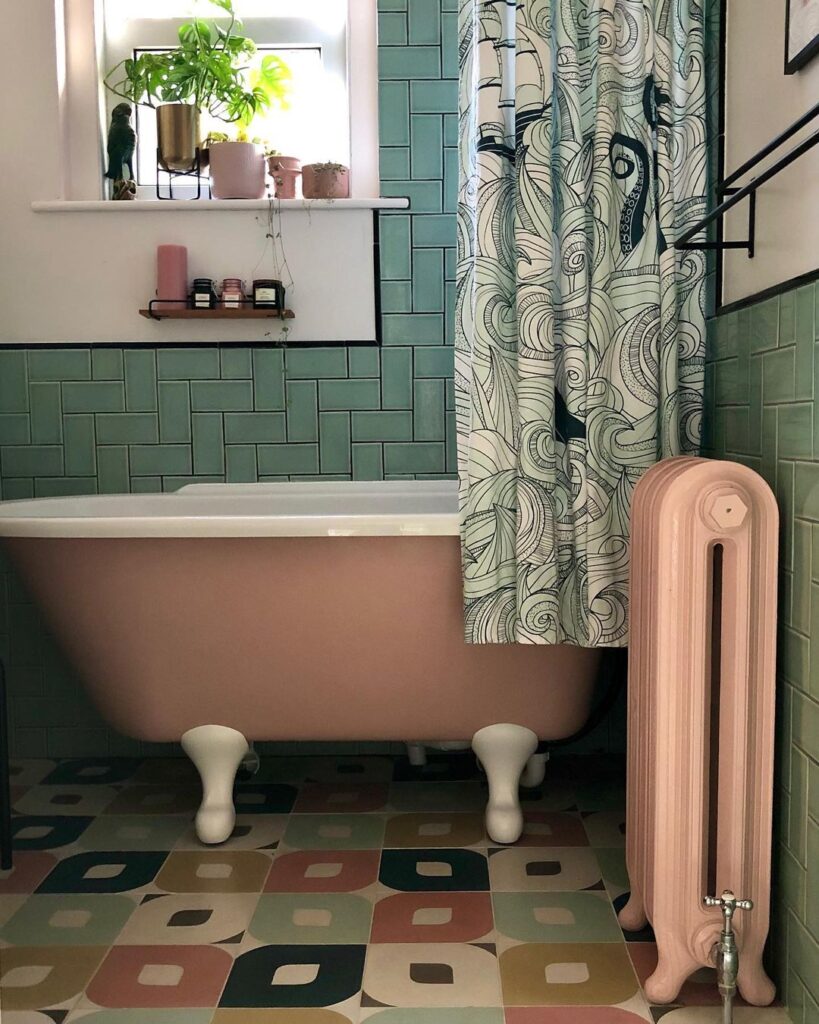28 Beautiful Pink Vintage Bathroom Ideas You Need To See