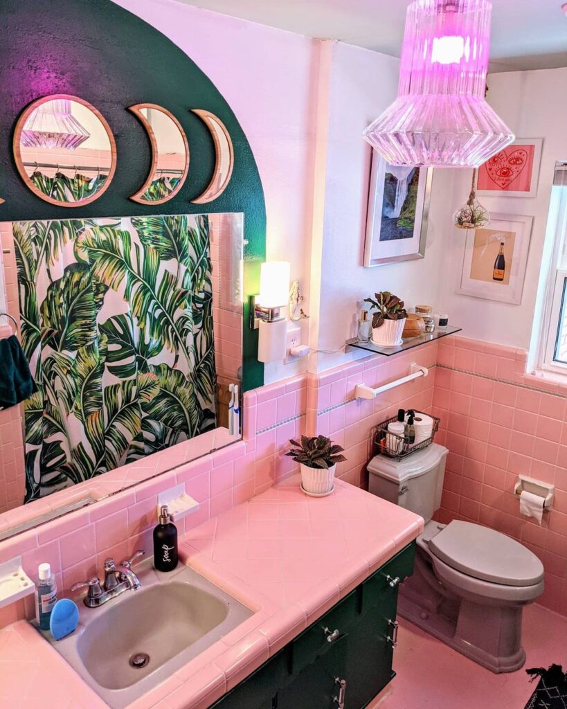 28 Beautiful Pink Vintage Bathroom Ideas You Need To See