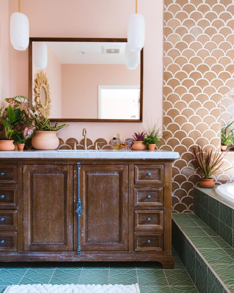 28 Beautiful Pink Vintage Bathroom Ideas You Need To See