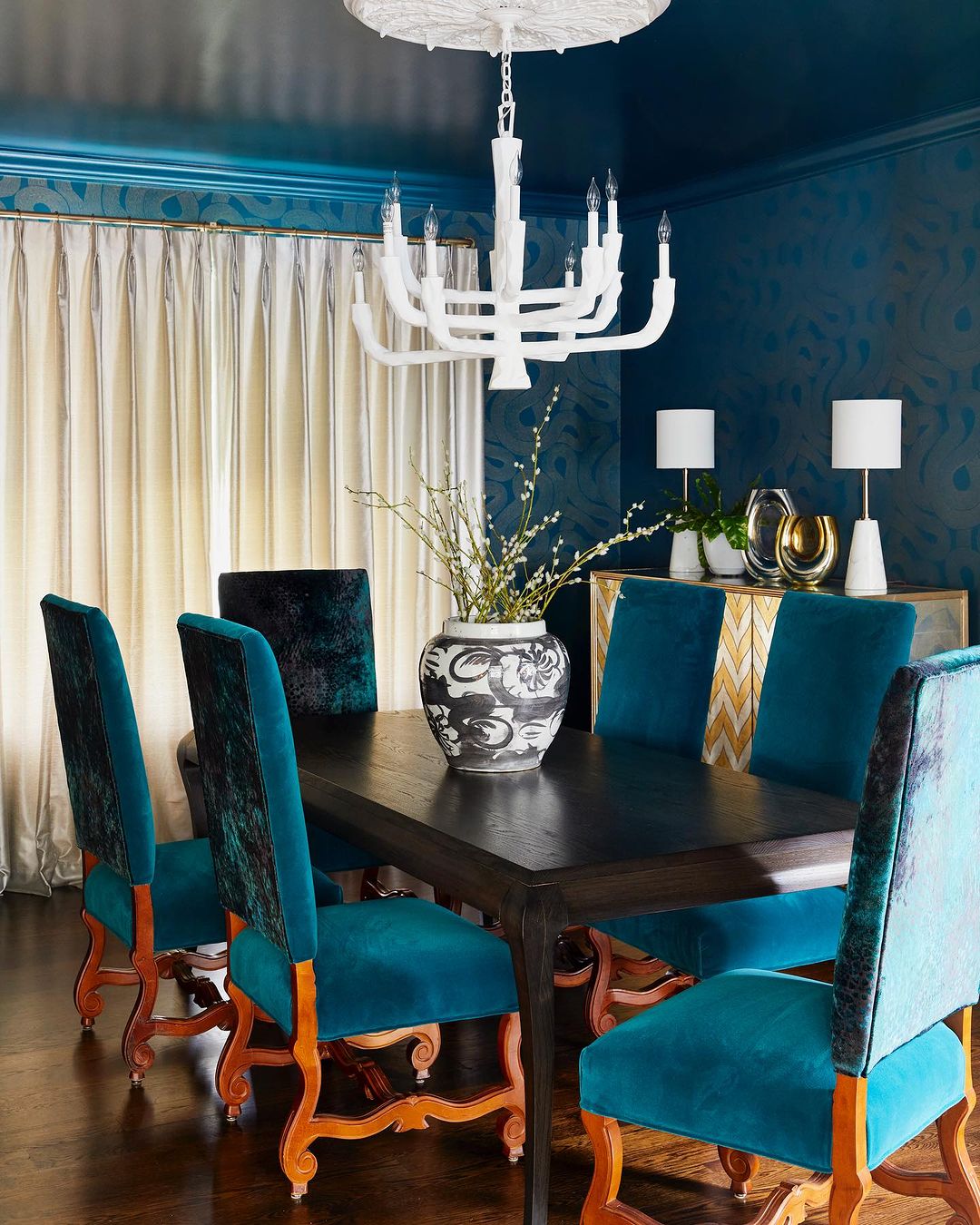 Teal Dining Drama: Bold Colors Meet Classic Furniture