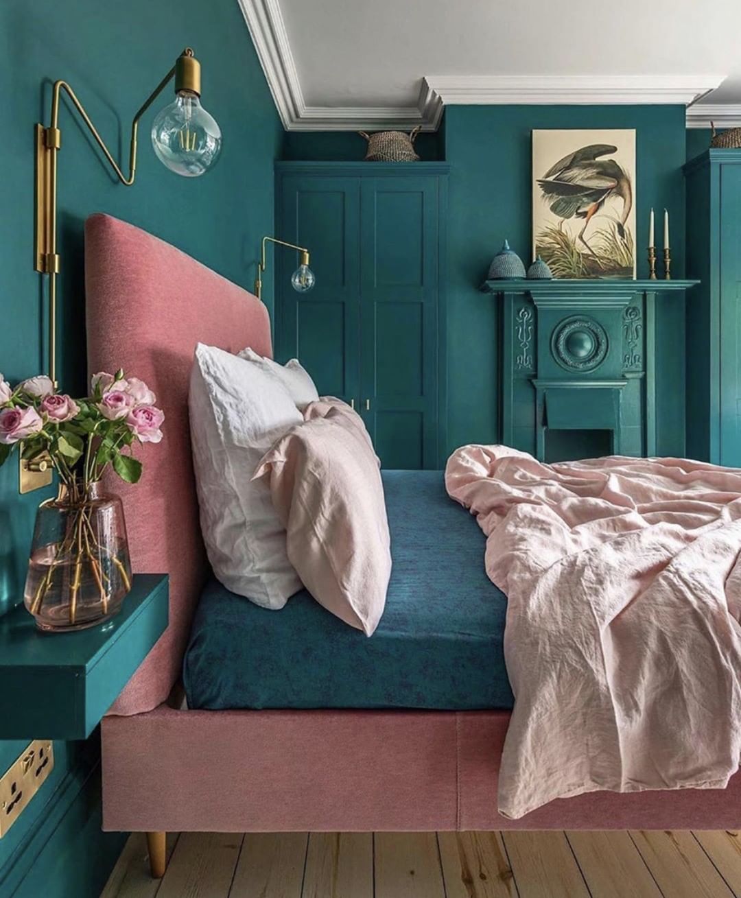 Teal Tranquility: Bedroom with Pink and Teal Harmony