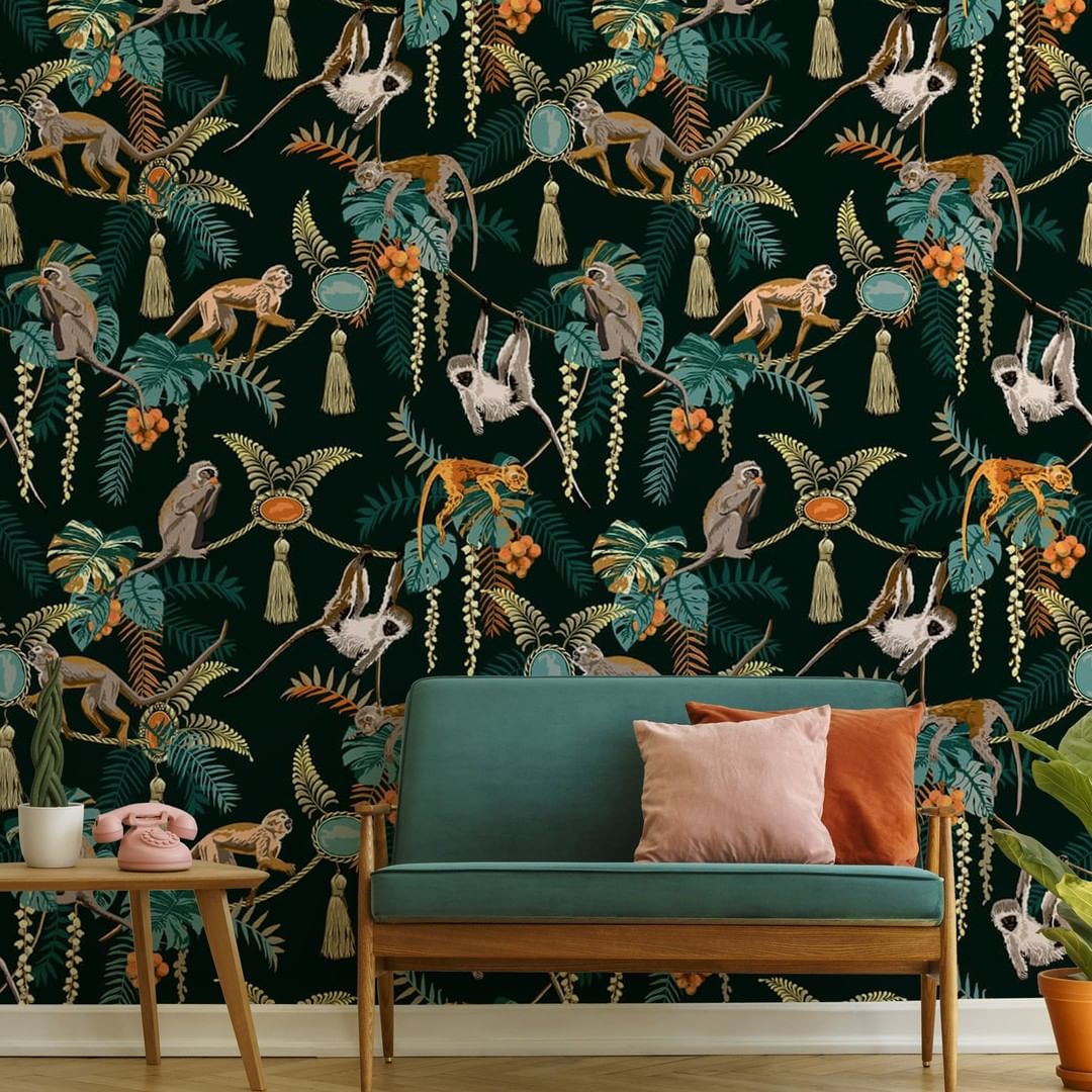 Tropical Topaz: Lively Lounge with Exotic Wallpaper