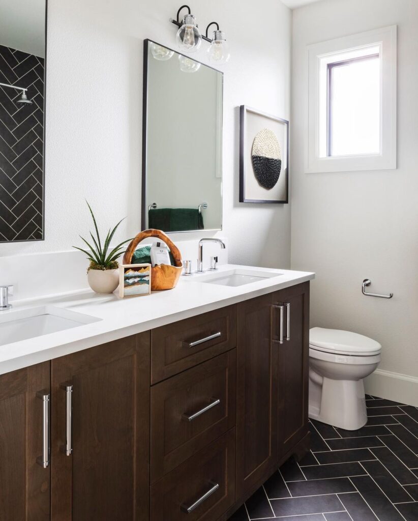 25 Dramatic Dark Bathroom Floor Ideas You Need to See