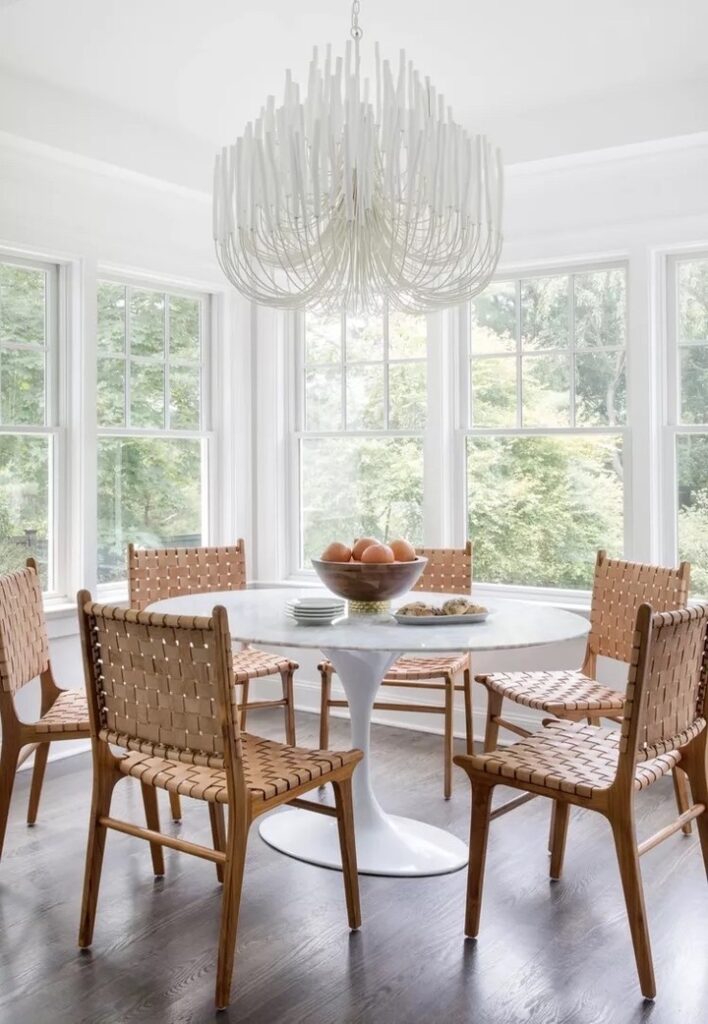 35 Beautiful Small Dining Room Lighting Ideas