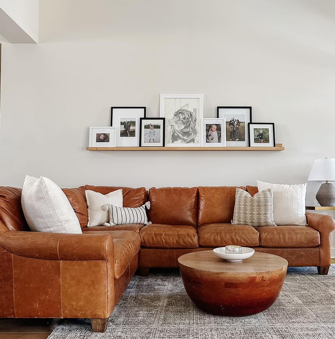 Gallery Chic: Personalise Your Space with a Brown Leather Couch