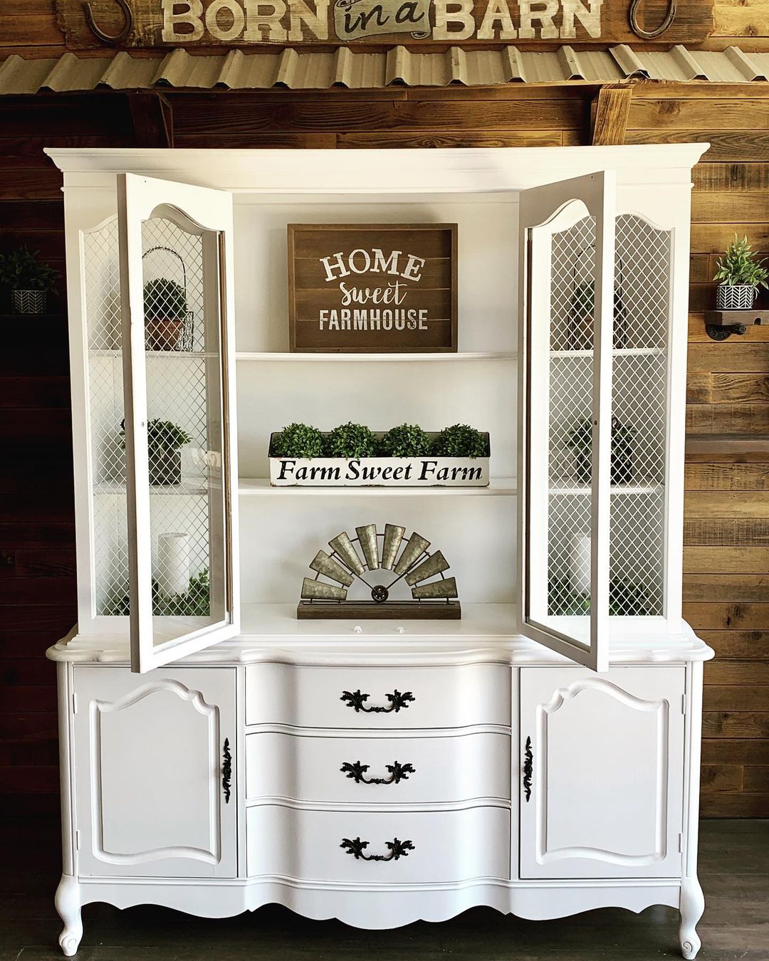 Farmhouse Finesse Statement Hutch