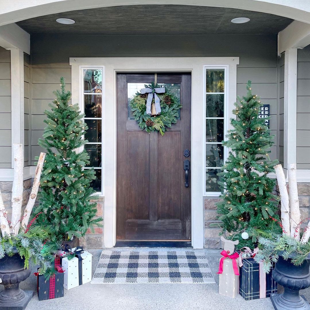 Holiday Entryway Charm