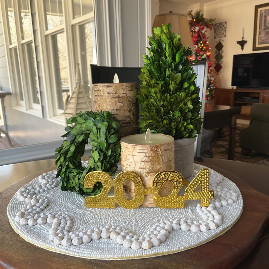 25. New Year's Nature: Celebratory Elegance with a Rustic Twist