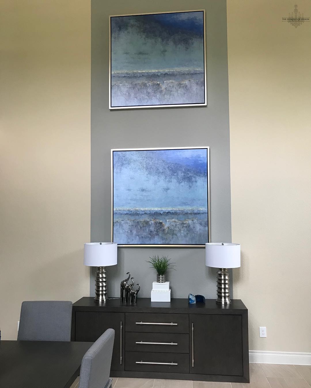Serene Stacked Canvases for a Calm Ambiance