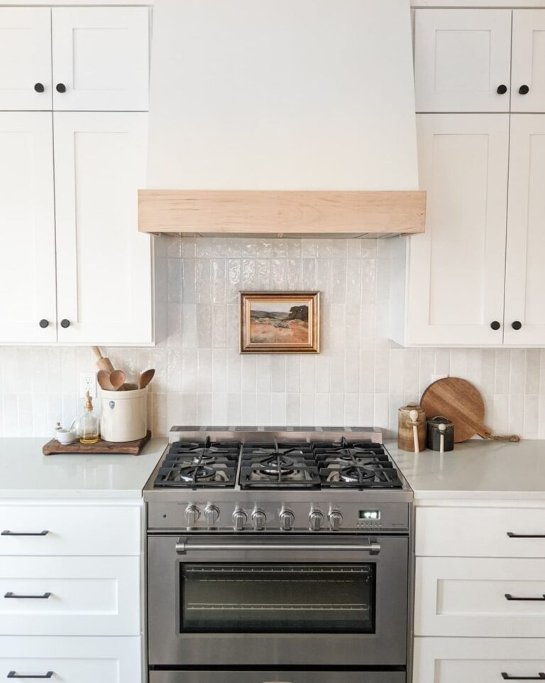 25 Rustic And Beautiful Farmhouse range hood ideas