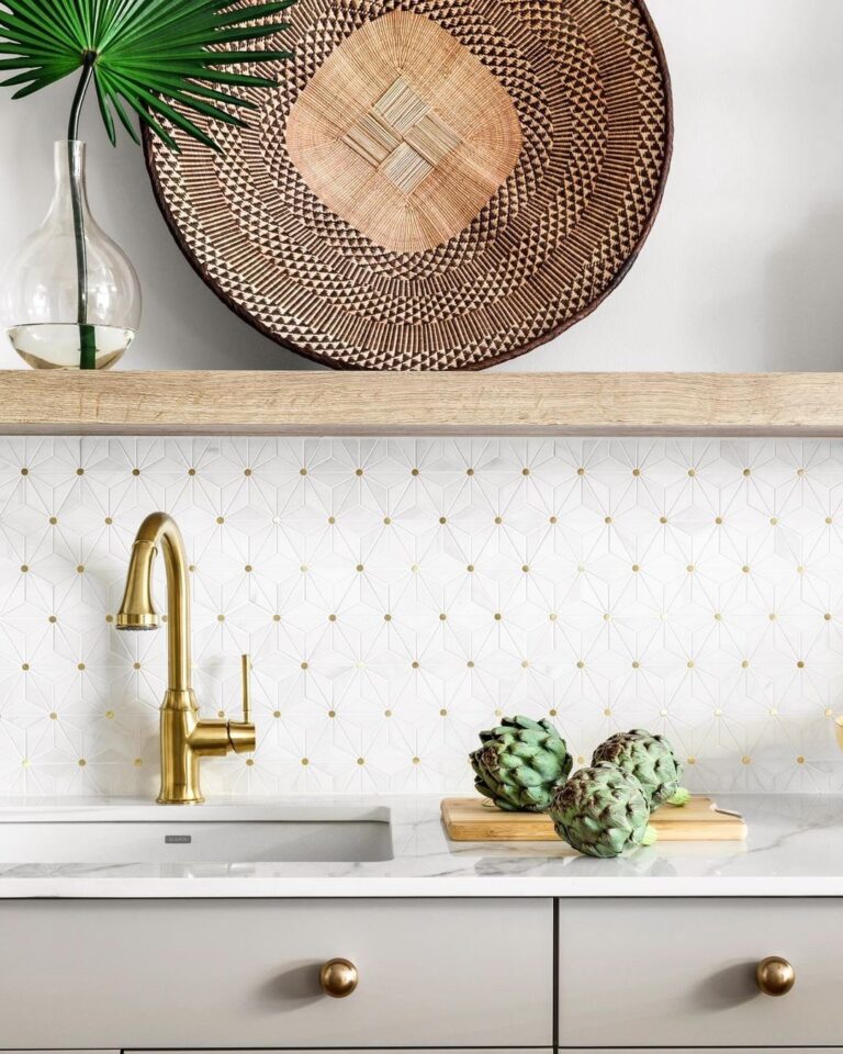 16 Luxurious Gold and White Backsplash Ideas You Will Love