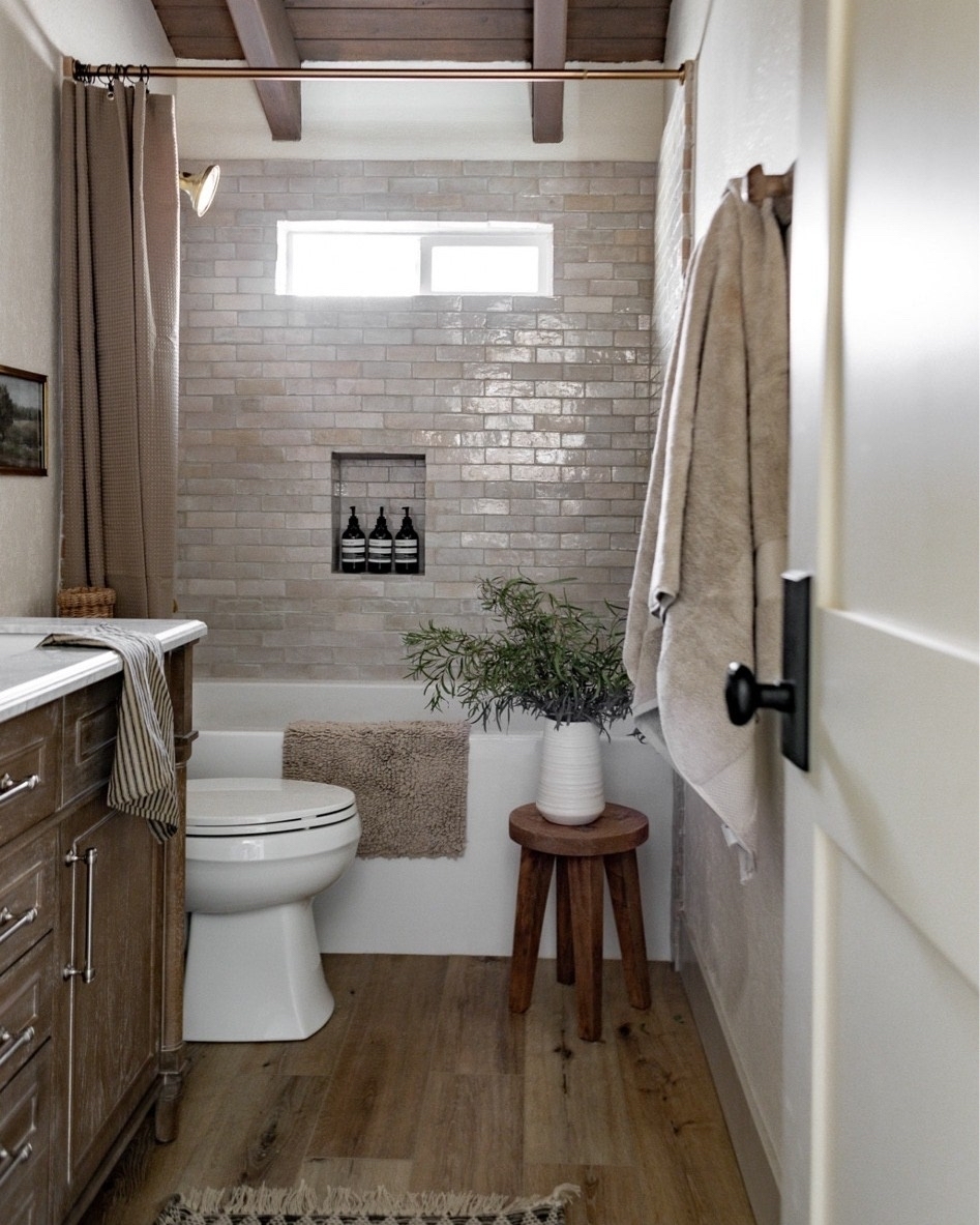 Rustic and Cozy Small Bathroom with Natural Elements