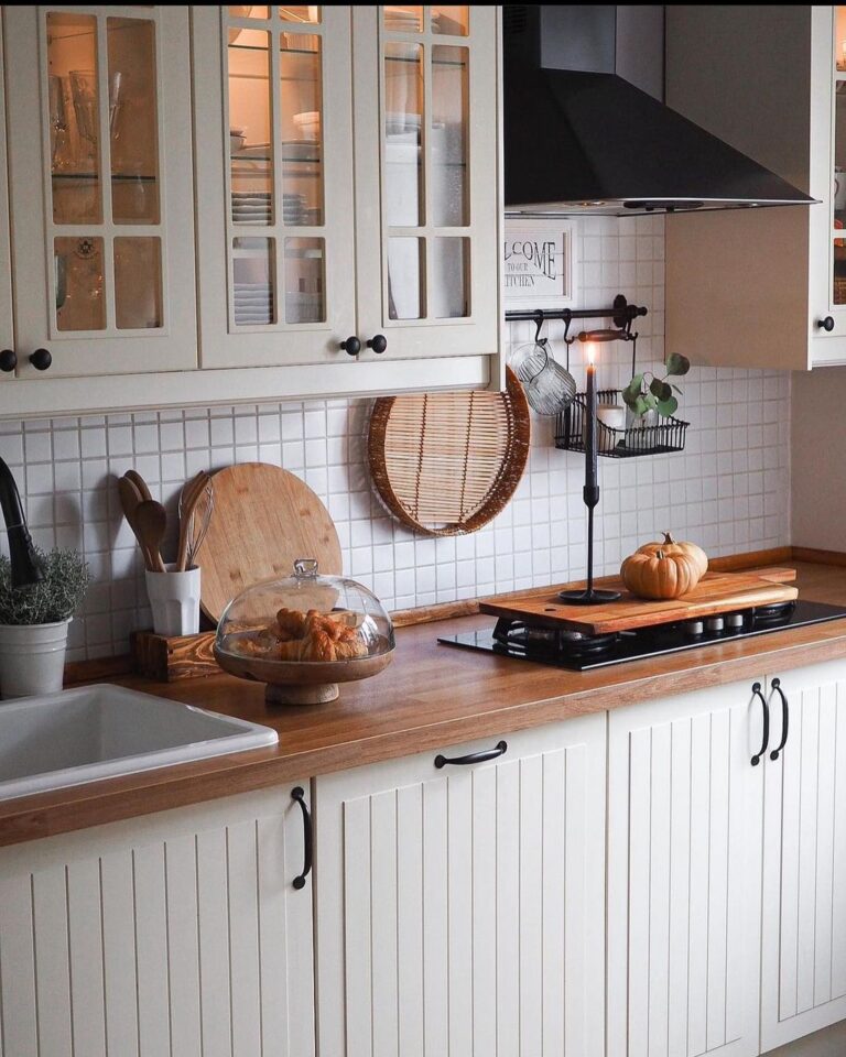 25 Simple And Unique White Kitchen Backsplash Ideas You Will Love