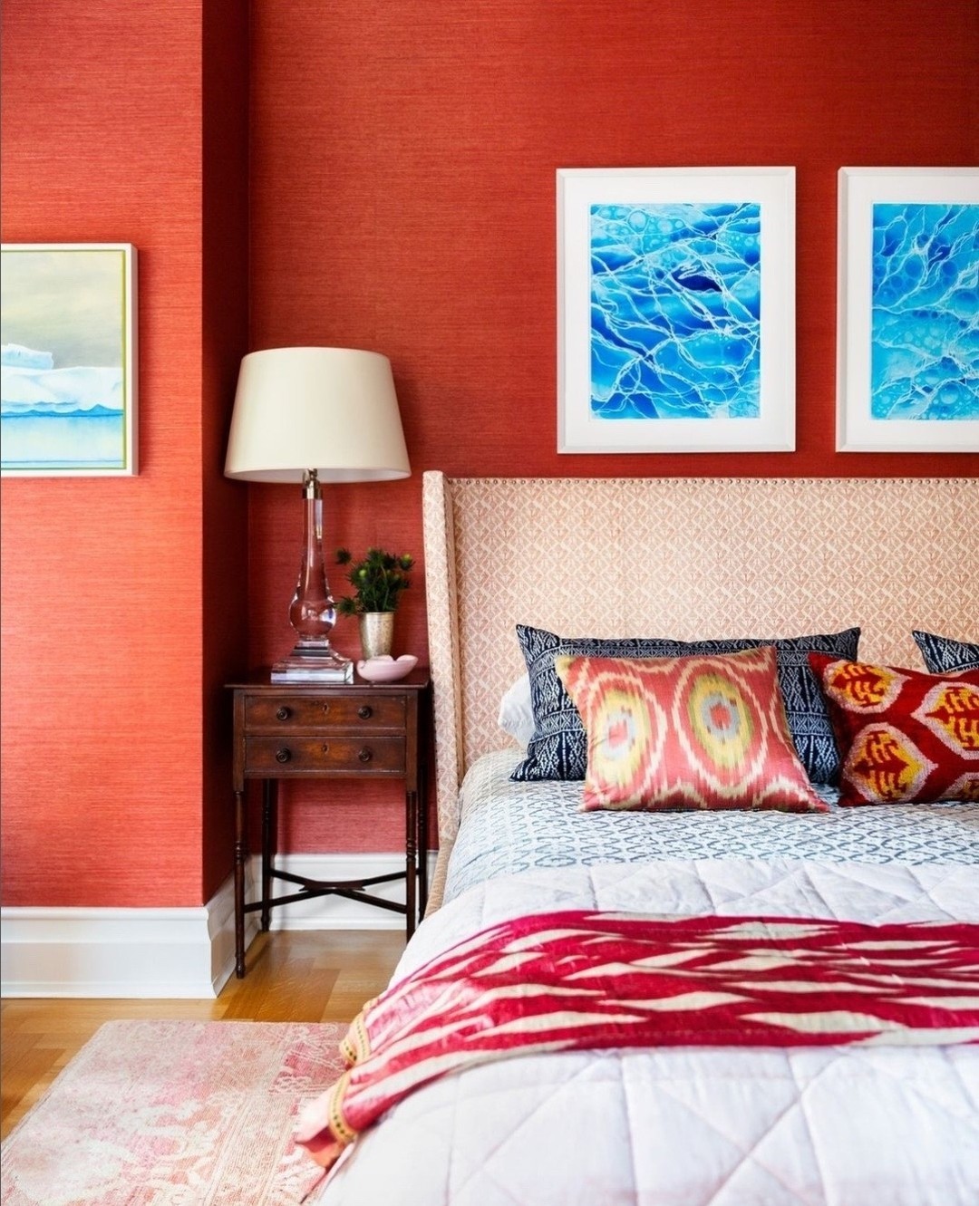 Vibrant Red and Blue Small Bedroom Decor Color Scheme